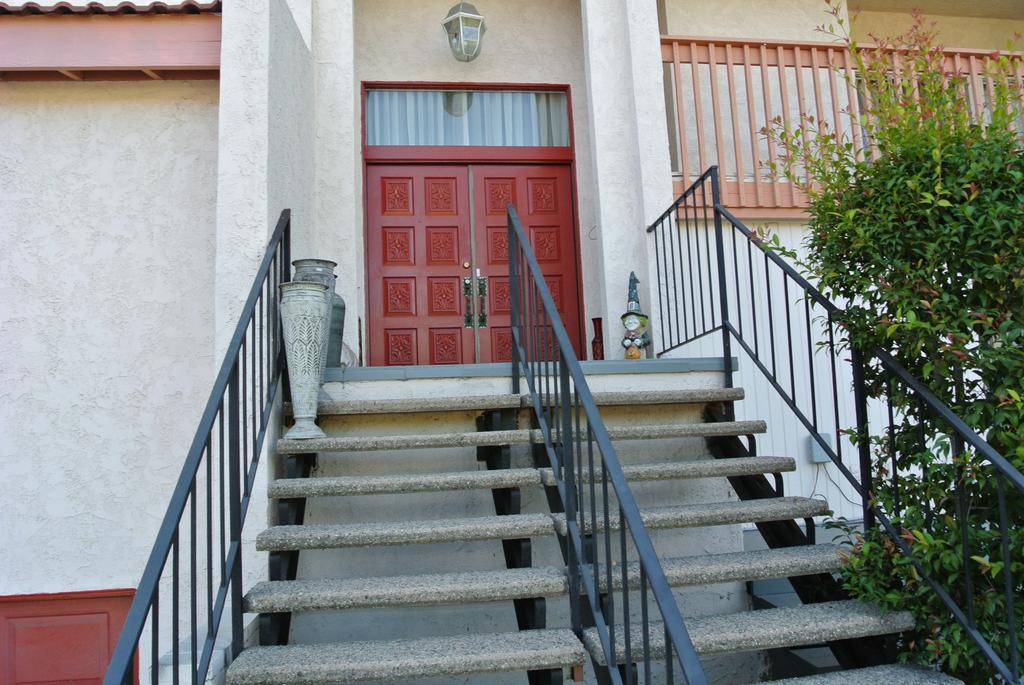 Bed And Breakfast In Hollywood Hills ลอสแอนเจลิส ภายนอก รูปภาพ