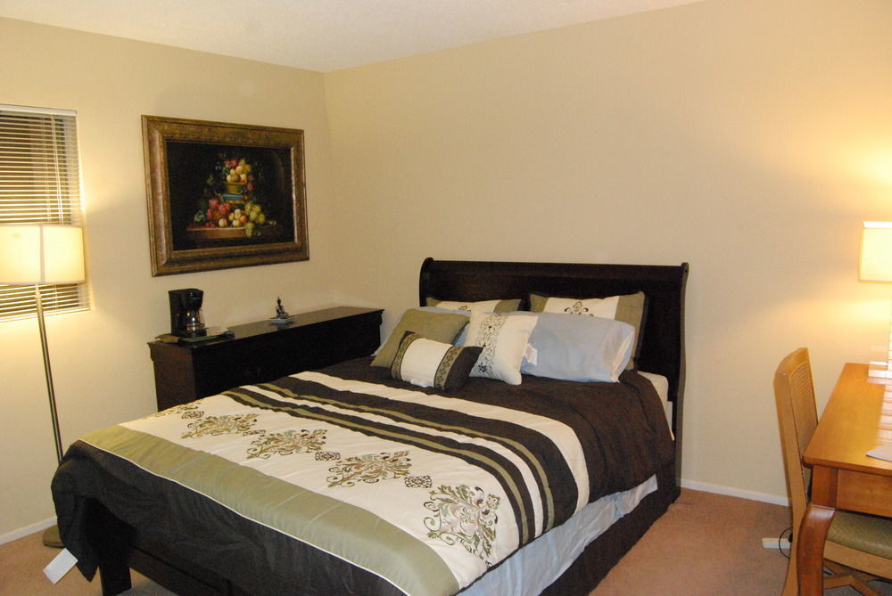 Bed And Breakfast In Hollywood Hills ลอสแอนเจลิส ภายนอก รูปภาพ