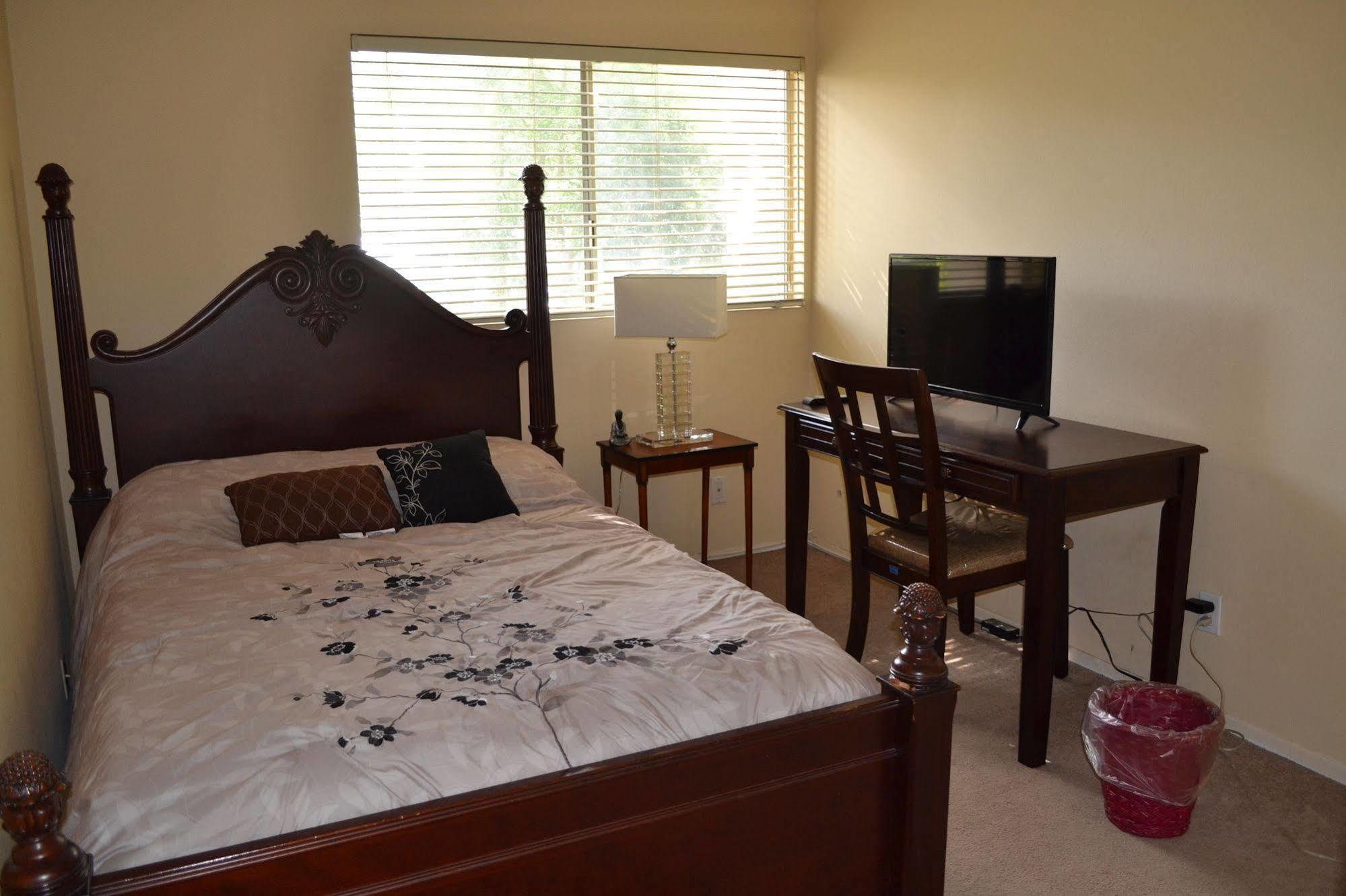 Bed And Breakfast In Hollywood Hills ลอสแอนเจลิส ภายนอก รูปภาพ